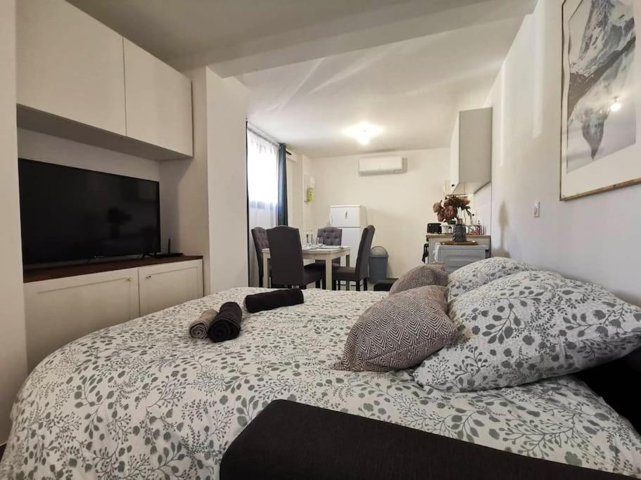 L'Elegant Duplex - Clim I Wifi I Proche Du Centre-Ville Мірамас Екстер'єр фото